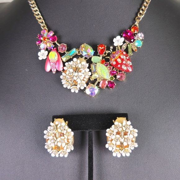 Betsey Johnson Floral Bug Bib Necklace & Earrings Set RARE - Picture 2 of 10